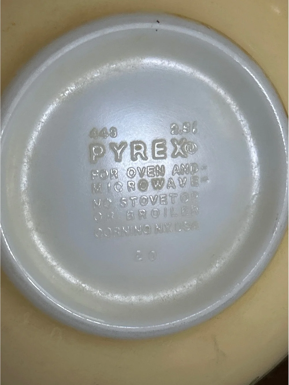 Vintage Pyrex 2.5 Quart Mixing Bowl with Green Floral Design
